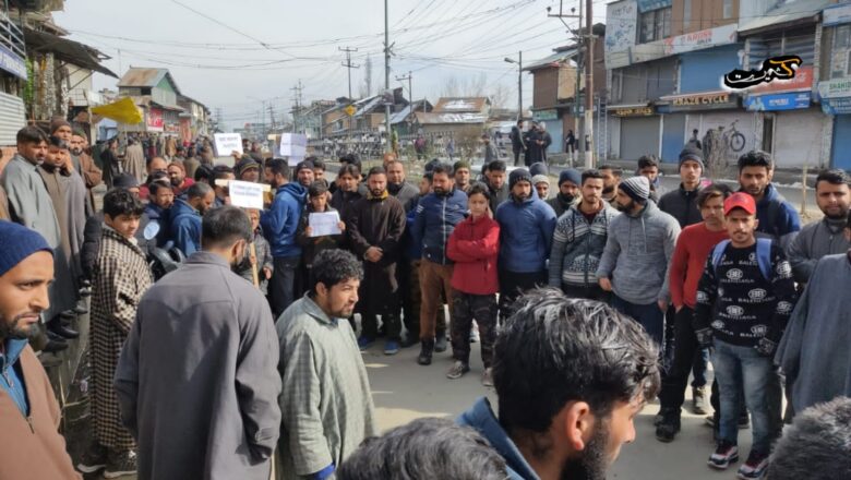 ‘Where do we go’, Budgam residents protest against state land eviction drives