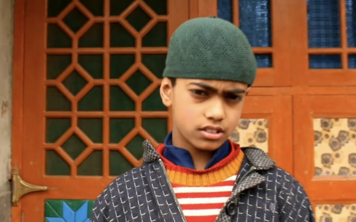 Video: 10-year-old Kashmiri boy develops low-cost egg incubator