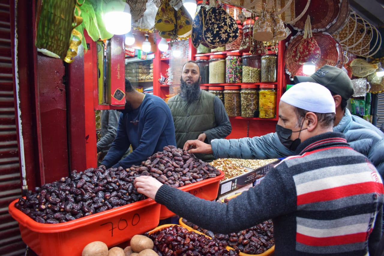 Amid Ramadhan, Markets across Kashmir witness massive rush The Kashmiriyat