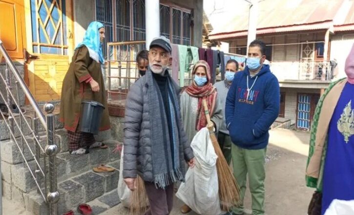 ‘Give plastic, take gold’, Panchayat in Anantnag area launches initiative for plastic-free environment