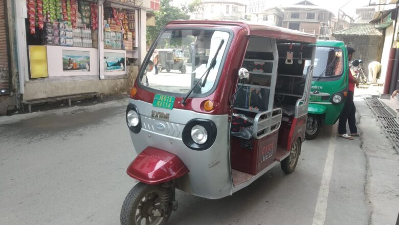 Srinagar Airport to start e-cart service for women passengers, senior citizens