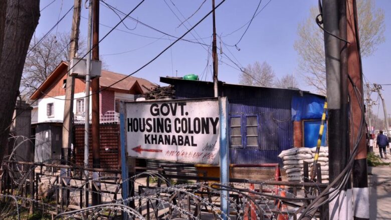 Admin locks the quarters of NC leader and Vice President MC Bijbehara at Anantnag Housing Colony