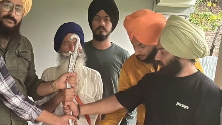 Sikh preacher’s Kirpan snatched by unknown persons in Srinagar