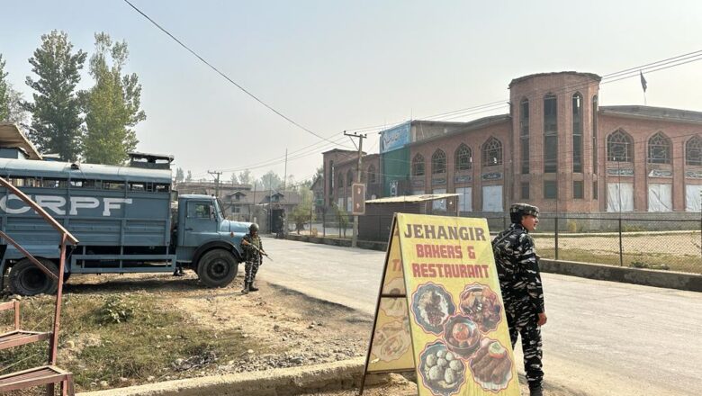 Prayers disallowed at Jamia Masjid of Srinagar, Mirwaiz Umar placed under house arrest: AAC