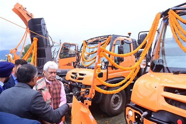 LG Manoj Sinha dedicates specialized snow clearance equipment’s to public