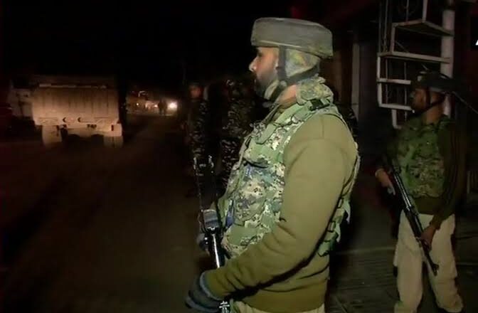 One militant killed during ongoing encounter in Pulwama’s Arihal area