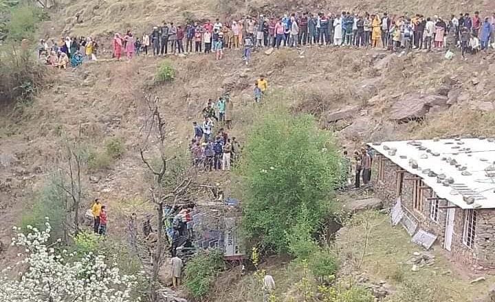 11 passengers injured in Poonch accident, hospitalized