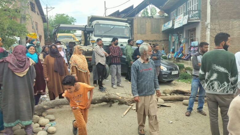 Smart meter installation sparks protests as KPDCL initiates implementation in Kulgam areas