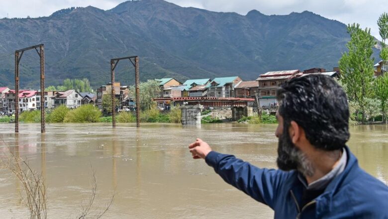 Days after fatal accident, work resumes on vital Gandbal bridge in Srinagar