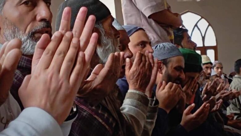 ‘Stop cutting trees’: Emotional gatherings in rural Kashmir post Friday prayers for rain