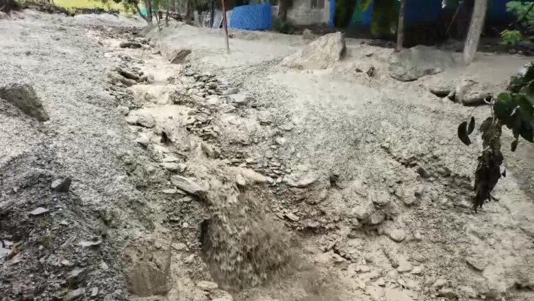 Srinagar-Leh highway shut due to fresh mudslides in Ganderbal