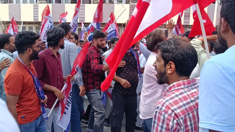 Srinagar election showdown: NC and Apni Party supporters face off during nomination filing