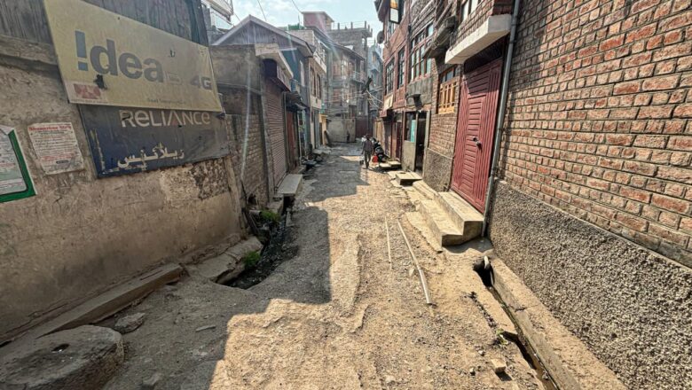 Residents Chotta Bazar in Srinagar express frustration over unpaved road and Waterlogging