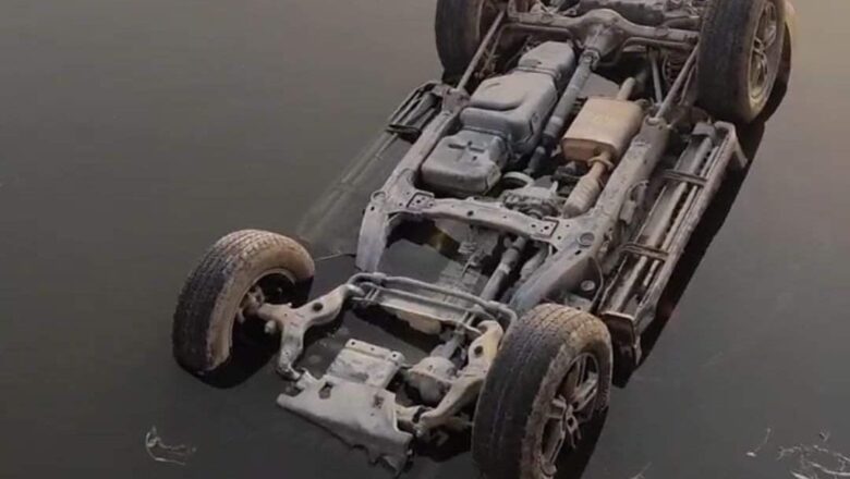 Parked Thar jeep rolls into Dal lake, No injuries reported