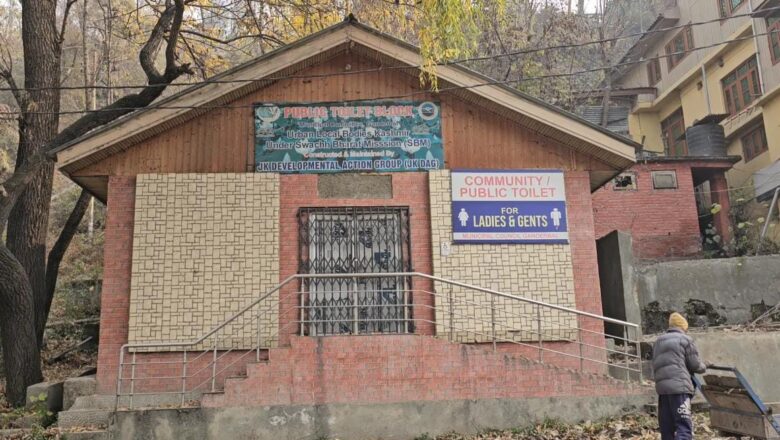 ‘Repeated thefts’: Public inconvenienced as Ganderbal toilet remains shut indefinitely