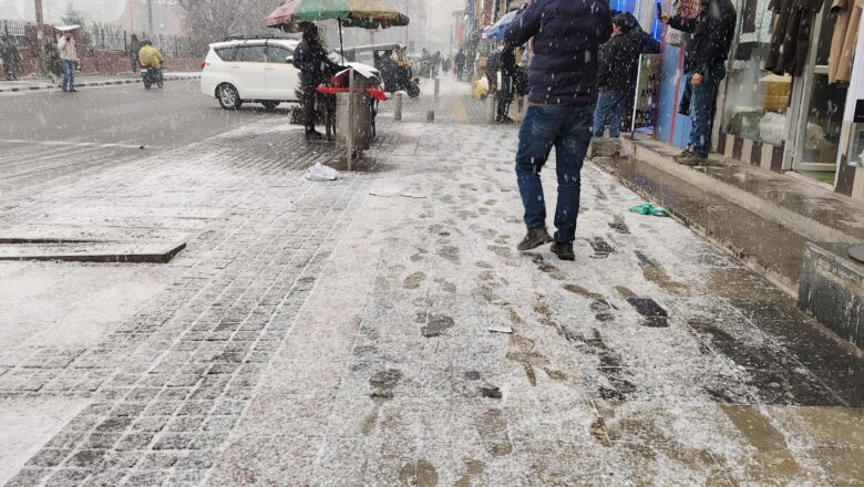 Slippery footpaths in Srinagar raise concerns over smart city project design