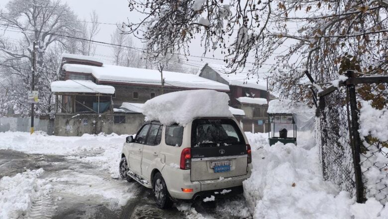 Snowfall continues down in south Kashmir, here’s the region depth wise