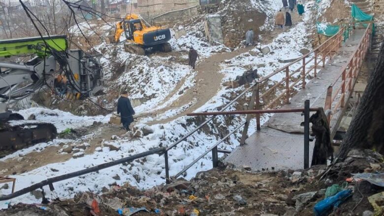 Dismantled four months ago, Kawaki Bazar bridge in Kulgam area zero progress