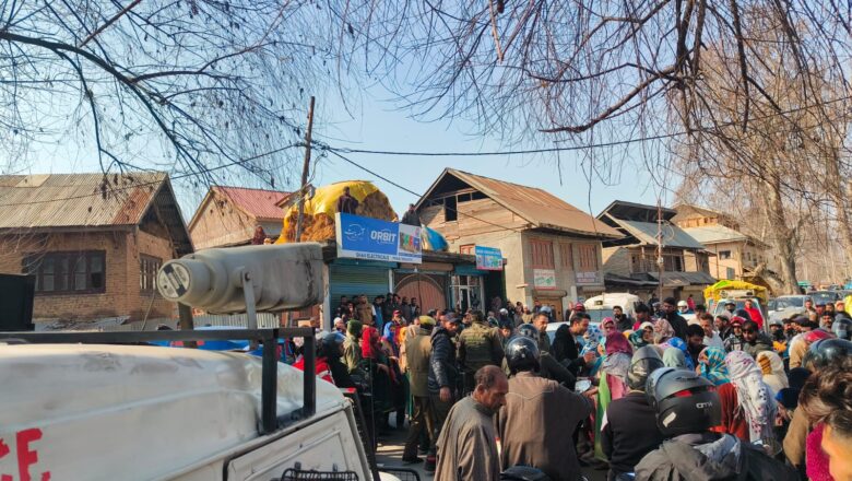 ‘Our sole source of income’: Ganderbal residents protest against ban of extracting from Nallah Sindh