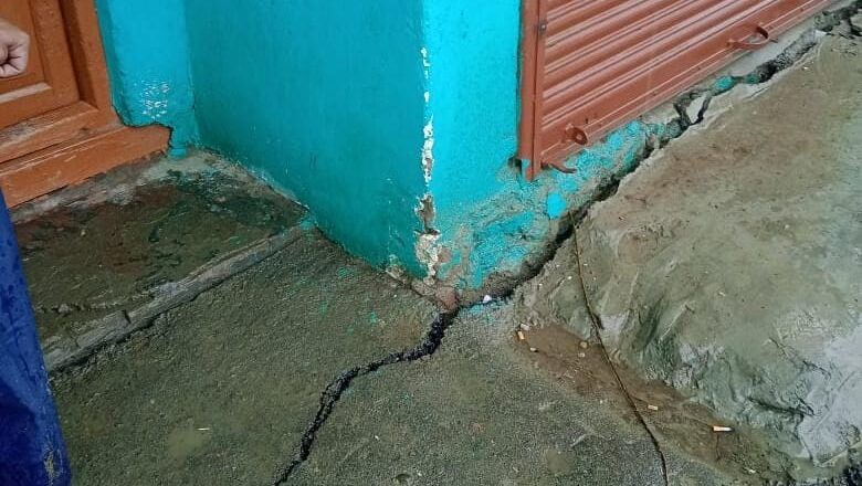 Fresh cracks appear in houses, shops a day after Hajin road collapse