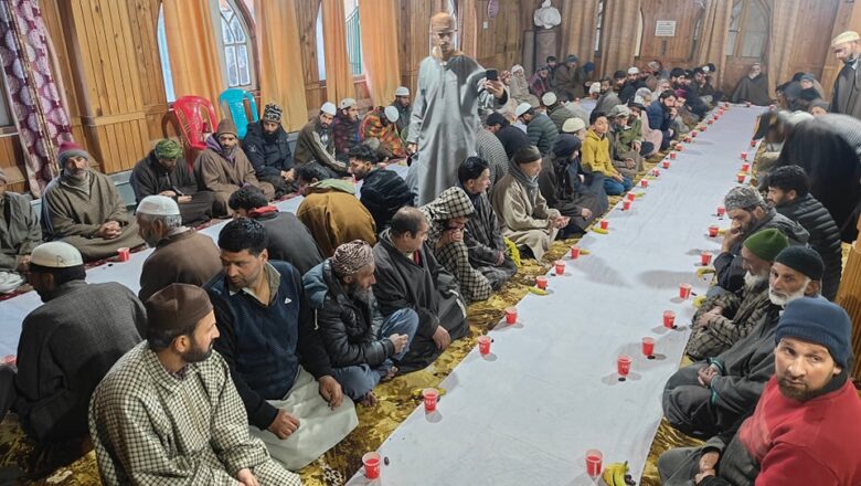 Breaking fast, breaking barriers: How Anantnag’s iftar drives are uniting communities