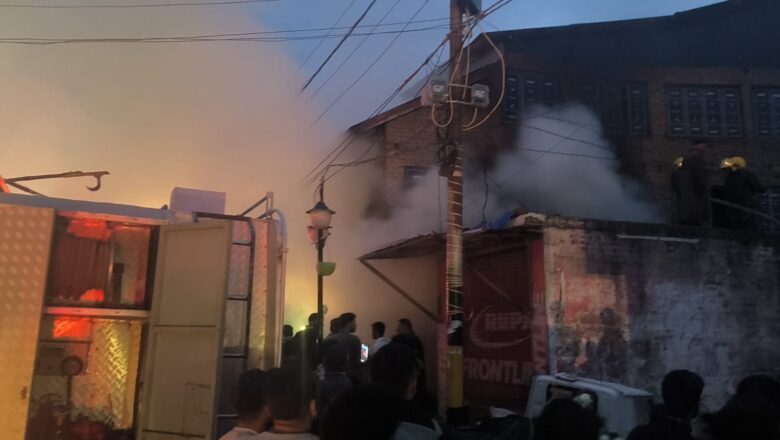 Fire breaks out in Darul Uloom at Pulwama