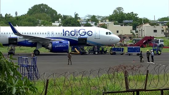 Major air scare: IndiGo flight from Kolkata to Srinagar forced to land amid fuel leak warning