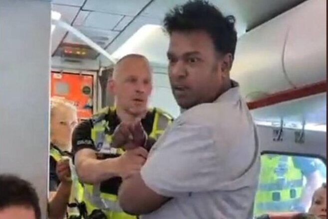 Indian-origin man sparks bomb scare on flight, raises Allah u Akbar slogans