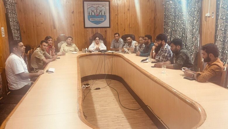 GMC Srinagar principal meets journalists, Assures action against doctors
