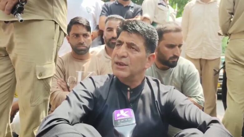 MLA Altaf Kaloo protests against assault of cricket players by official, SDM denies allegations