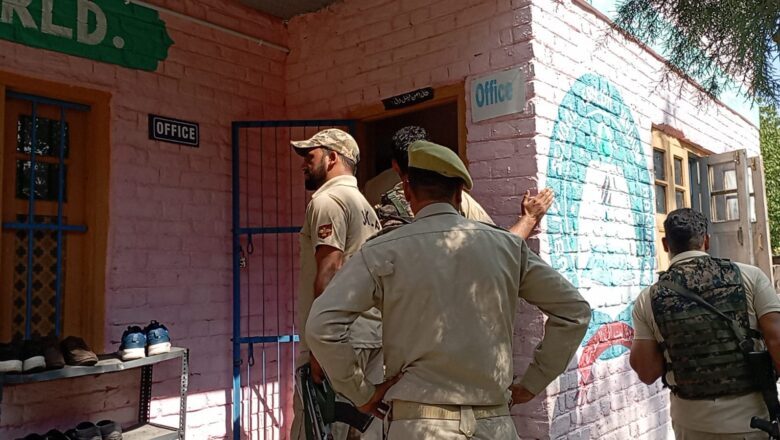 Police visit FAT run schools in Kashmir amid row over official order